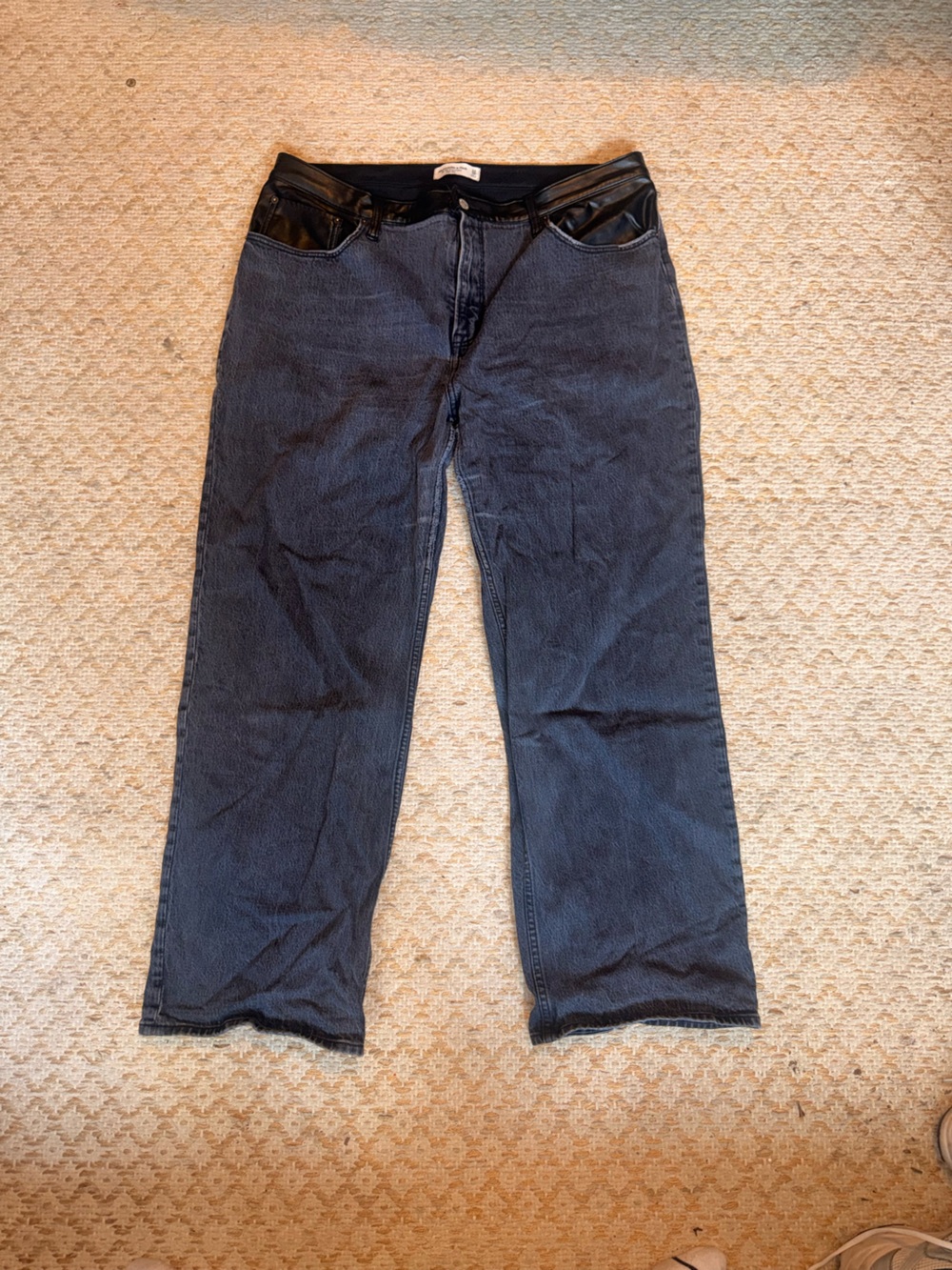 Abercrombie & Fitch Relaxed Fit Women’s Jeans